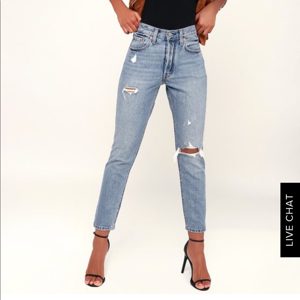 Distressed straight leg Levi’s